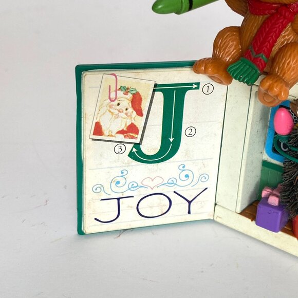 1997 Lustre Fame Bear Sitting On Santa Story Book J for Joy Ornament Vintage - Picture 2 of 12